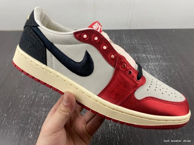 Reps LUCY Room Away Trophy Jordan 1 x OG Low Air FN0432-100 0702